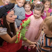 Рапунцель и пиратка в детском саду у милой Евы